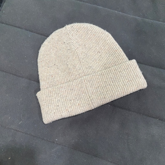 Chunky Merino Wool Cuffed Beanie in Desert - Picture 3 of 4
